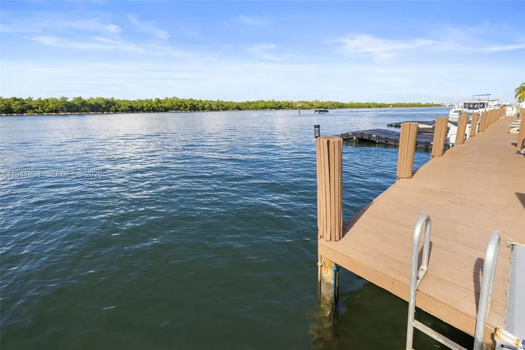 1908 N Ocean Drive Hollywood FL 33019