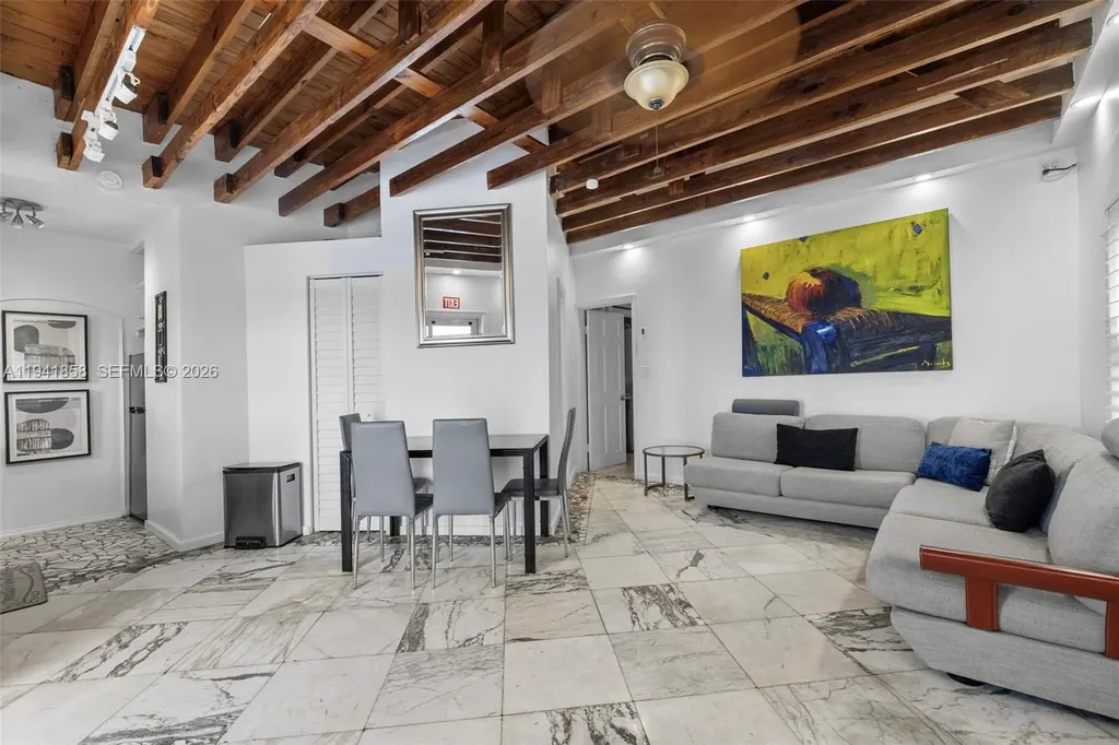 1908 N Ocean Drive Hollywood FL 33019