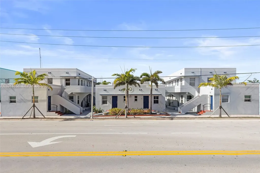1908 N Ocean Drive Hollywood FL 33019