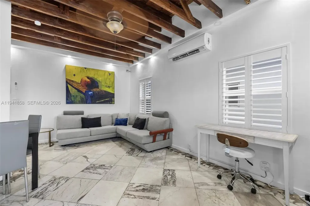1908 N Ocean Drive Hollywood FL 33019