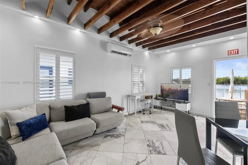 1908 N Ocean Drive Hollywood FL 33019