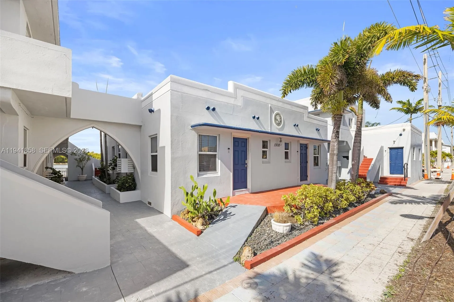 1908 N Ocean Drive Hollywood FL 33019