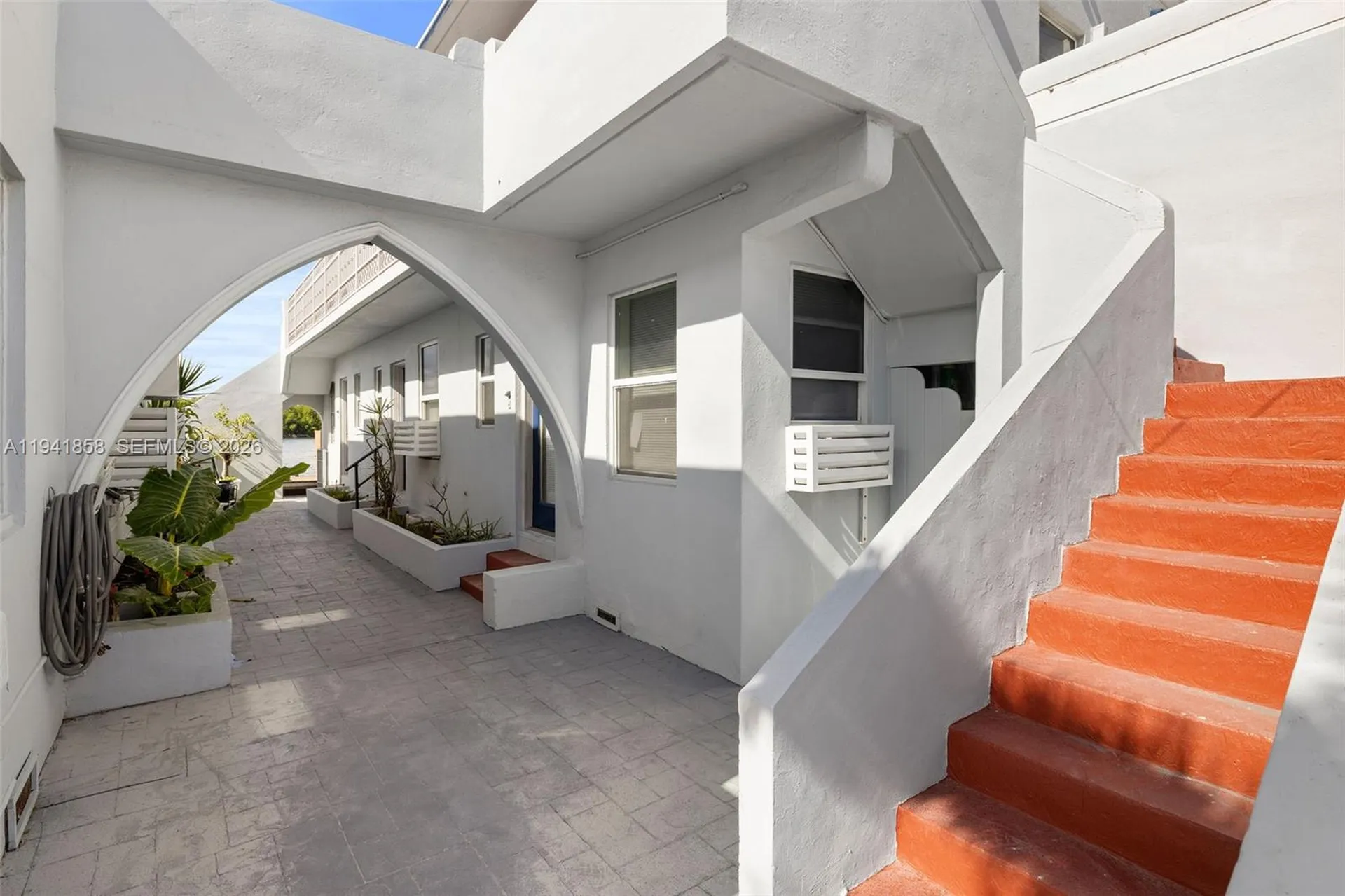 1908 N Ocean Drive Hollywood FL 33019