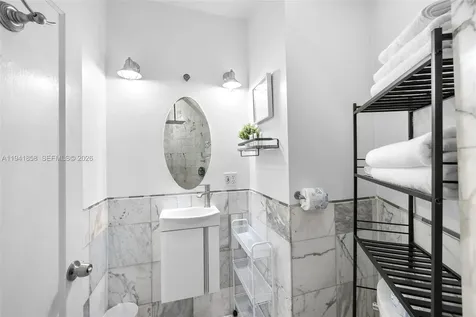 1908 N Ocean Drive Hollywood FL 33019