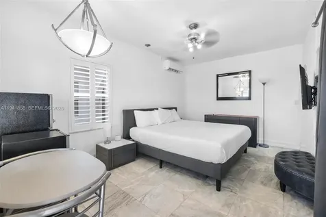 1908 N Ocean Drive Hollywood FL 33019
