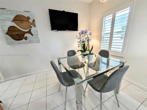 1908 N Ocean Drive Hollywood FL 33019