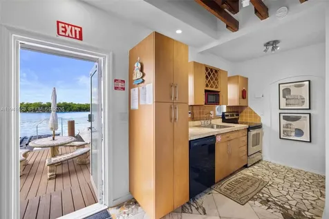 1908 N Ocean Drive Hollywood FL 33019