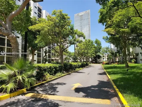17021 N Bay Road Sunny Isles Beach FL 33160