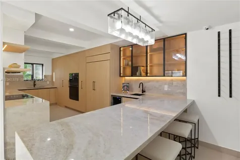 435 W 43rd Street Miami Beach FL 33140