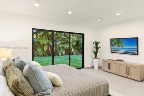 435 W 43rd Street Miami Beach FL 33140