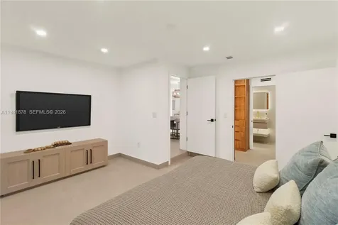435 W 43rd Street Miami Beach FL 33140