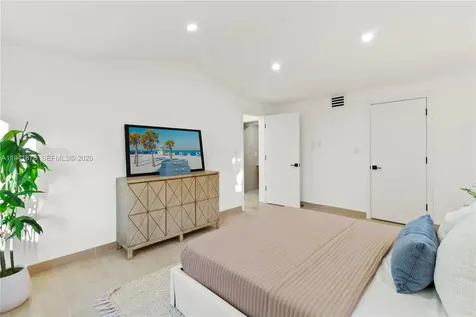 435 W 43rd Street Miami Beach FL 33140