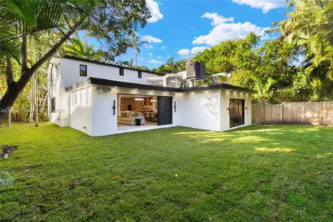 435 W 43rd Street Miami Beach FL 33140