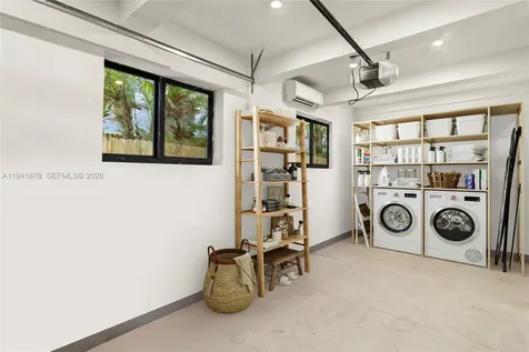435 W 43rd Street Miami Beach FL 33140