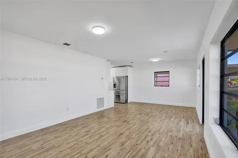 4631 E 8th Court Hialeah FL 33013