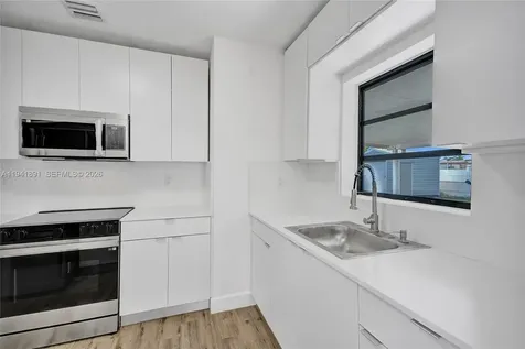 4631 E 8th Court Hialeah FL 33013