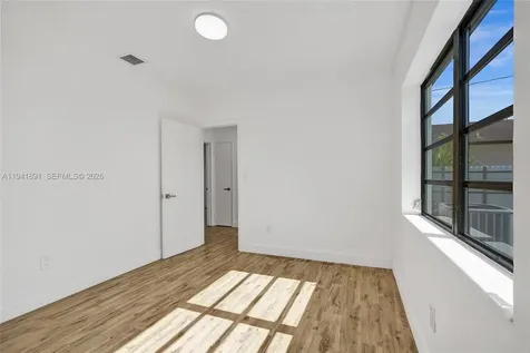 4631 E 8th Court Hialeah FL 33013