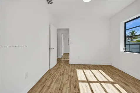 4631 E 8th Court Hialeah FL 33013