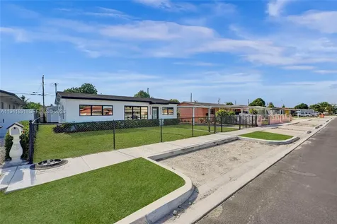 4631 E 8th Court Hialeah FL 33013