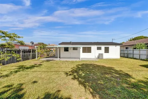 4631 E 8th Court Hialeah FL 33013