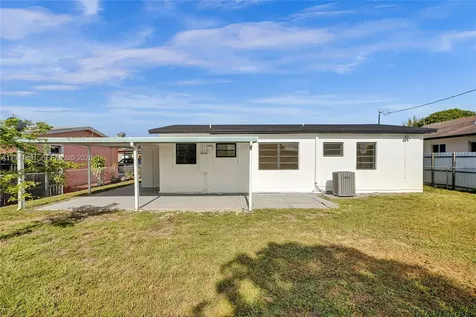 4631 E 8th Court Hialeah FL 33013