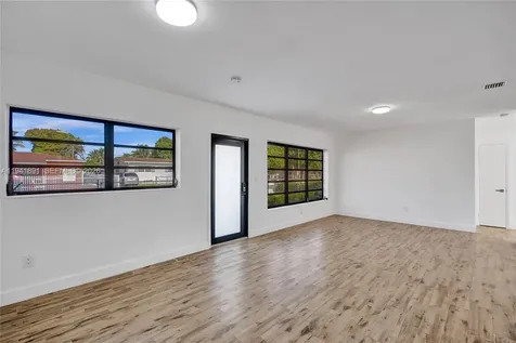4631 E 8th Court Hialeah FL 33013