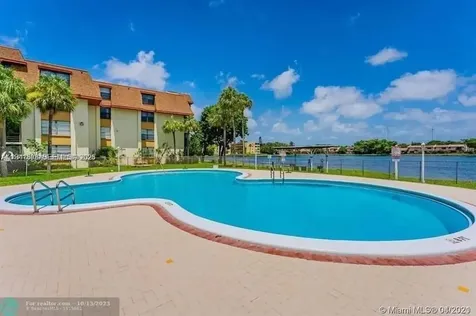 4717 NW 7th Street Miami FL 33126