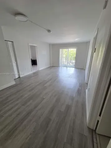 4717 NW 7th Street Miami FL 33126
