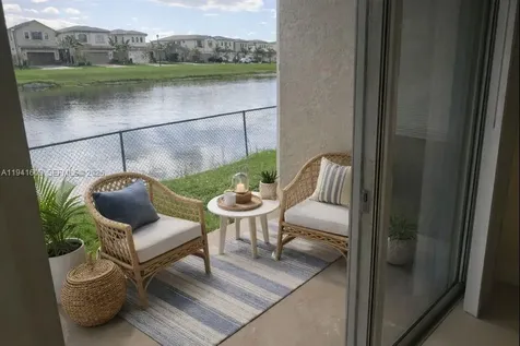 461 SW 113th Way Pembroke Pines FL 33025