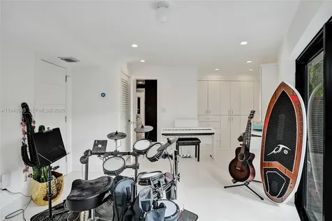 19130 NE 21st Avenue North Miami Beach FL 33179