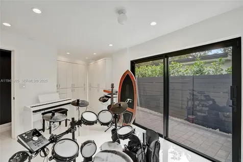 19130 NE 21st Avenue North Miami Beach FL 33179
