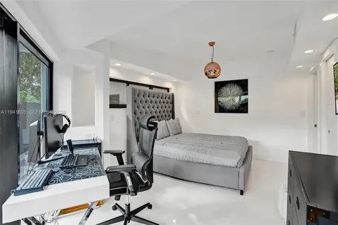 19130 NE 21st Avenue North Miami Beach FL 33179