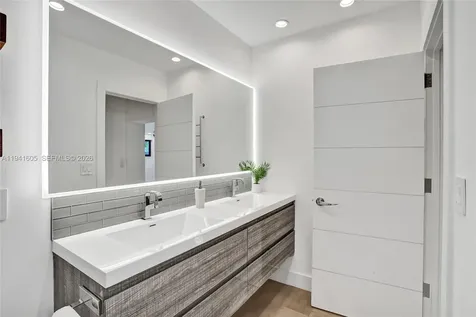 19130 NE 21st Avenue North Miami Beach FL 33179