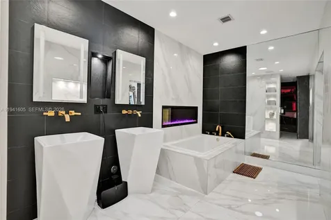 19130 NE 21st Avenue North Miami Beach FL 33179