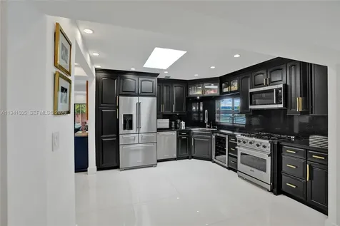 19130 NE 21st Avenue North Miami Beach FL 33179