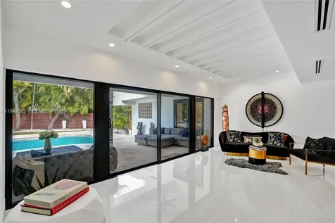 19130 NE 21st Avenue North Miami Beach FL 33179
