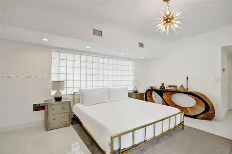 19130 NE 21st Avenue North Miami Beach FL 33179