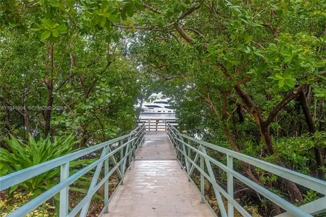 19601 E Country Club Drive Aventura FL 33180