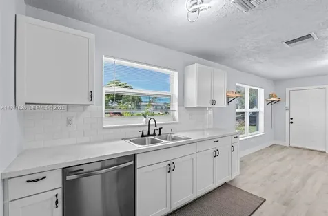 5621 SW 38th Court Davie FL 33314