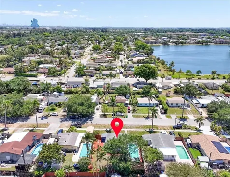 5621 SW 38th Court Davie FL 33314