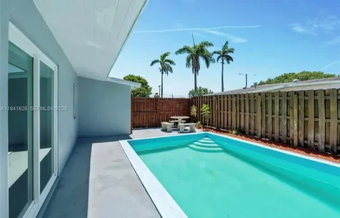 5621 SW 38th Court Davie FL 33314