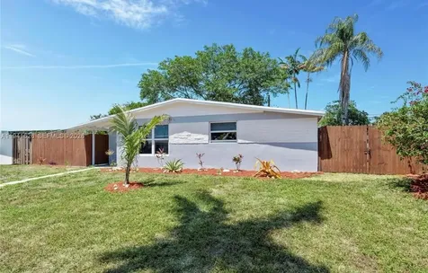 5621 SW 38th Court Davie FL 33314