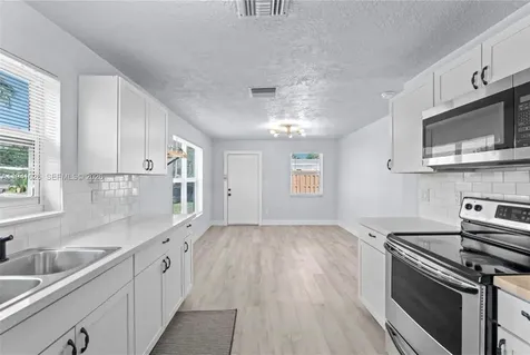 5621 SW 38th Court Davie FL 33314
