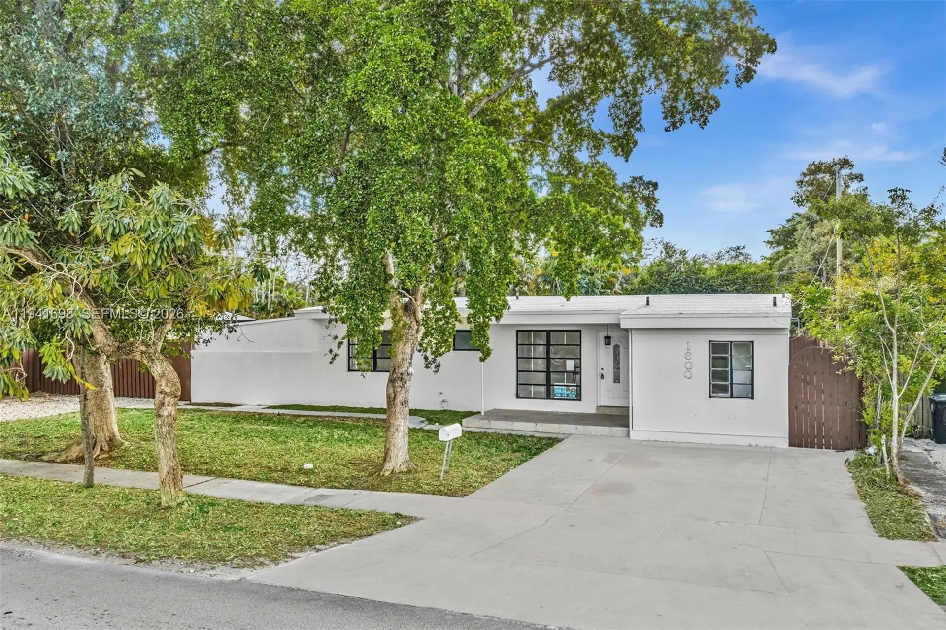 1600 SW 9th Street Fort Lauderdale FL 33312