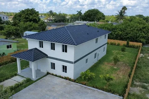 722 NW 6 Court Florida City FL 33034