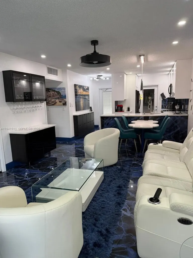 5121 W Oakland Park Boulevard Lauderdale Lakes FL 33313