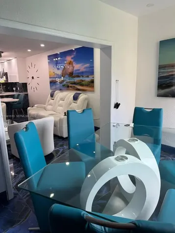 5121 W Oakland Park Boulevard Lauderdale Lakes FL 33313