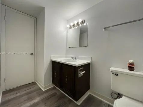 492 NW 165th Street Road Miami FL 33169