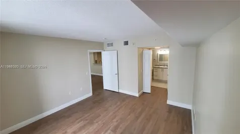 60 NW 37th Avenue Miami FL 33125