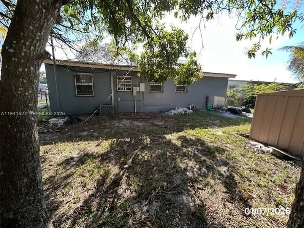 1713 NW 13th Court Fort Lauderdale FL 33311